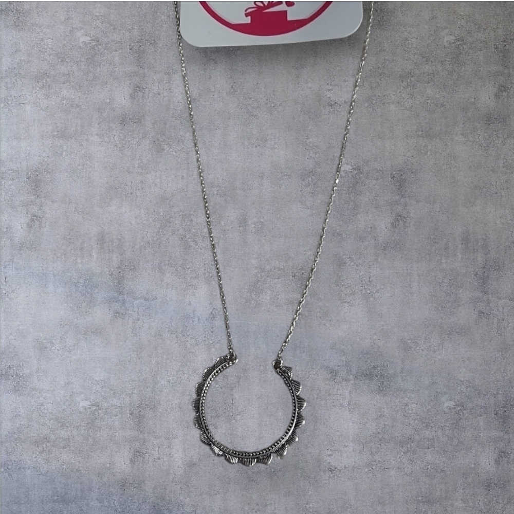 NWT Nadine WEST Scalloped Silver Openframe Circle Necklace ~20"